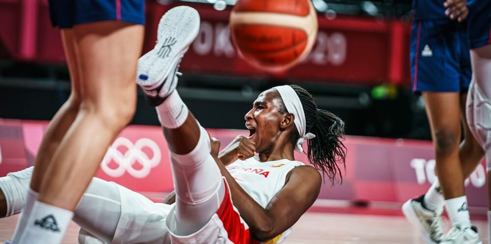 Astou Ndour se vuelve a vestir de MVP en la Selección