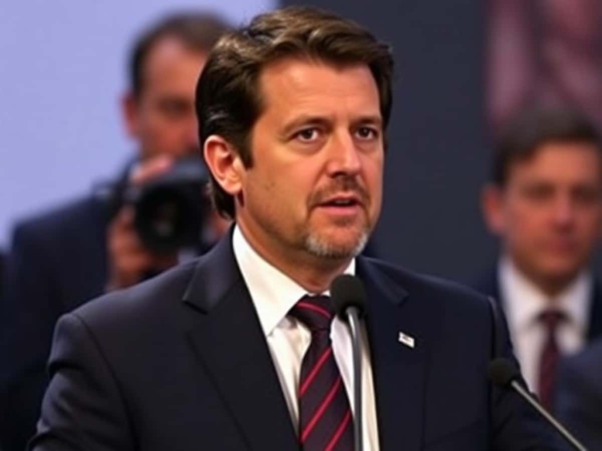 Carlos Sainz confirma que medita presentarse a presidente...