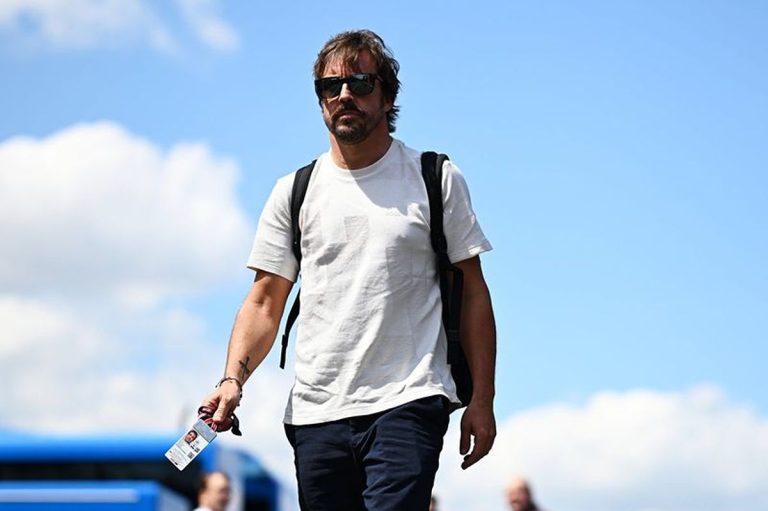 GP de Hungría en suspenso Alonso lesionado en la espalda, Aston Martin confirma una situación preocupante