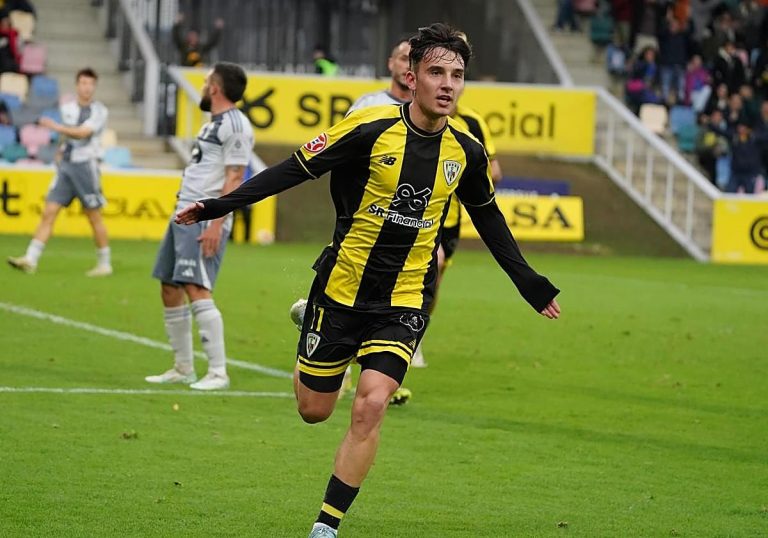 El Barakaldo tumba a otro gigante en Lasesarre