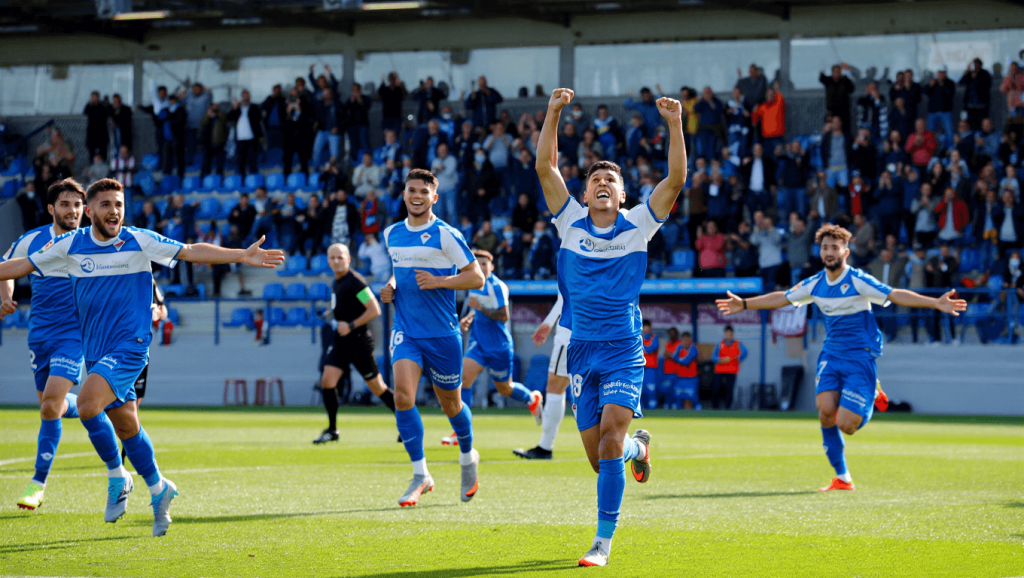 El Amorebieta coge aire lejos de casa