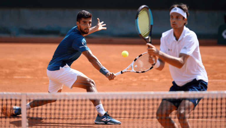 Alcaraz sale de un aprieto contra Rinderknech