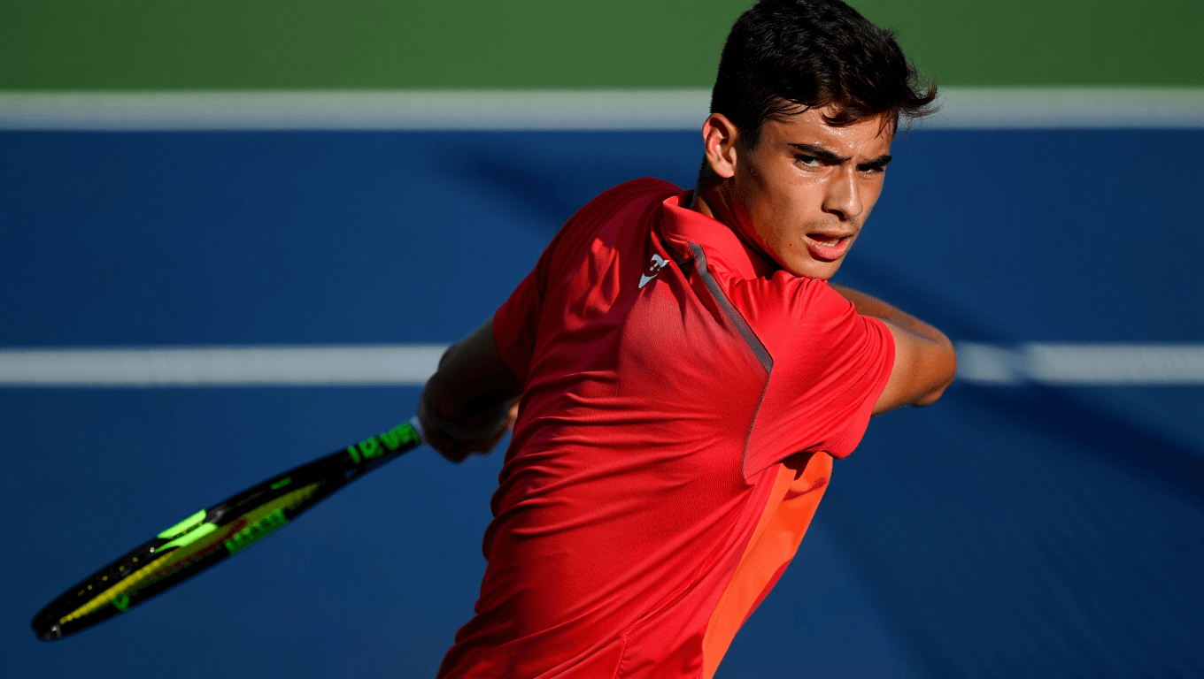 Alcaraz también sabe sufrir en Doha y alcanza las semifinales