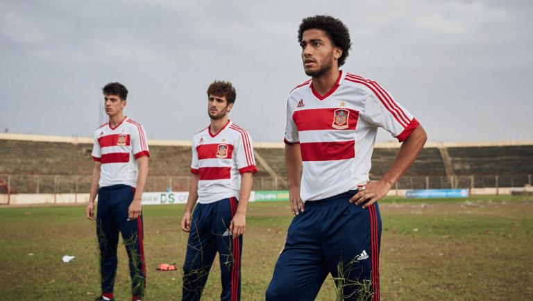 La liga iraní, con tres futbolistas españoles, suspendida por los ataques