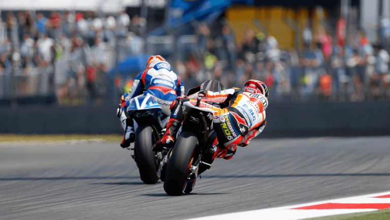 Sam Lowes edges out Xavi Vierge by mere milliseconds in dramatic Portimao showdown