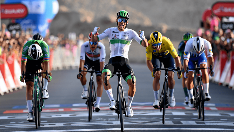 Jonathan Milan gana en el sprint la etapa 4 del UAE Tour: Tiberi sigue líder