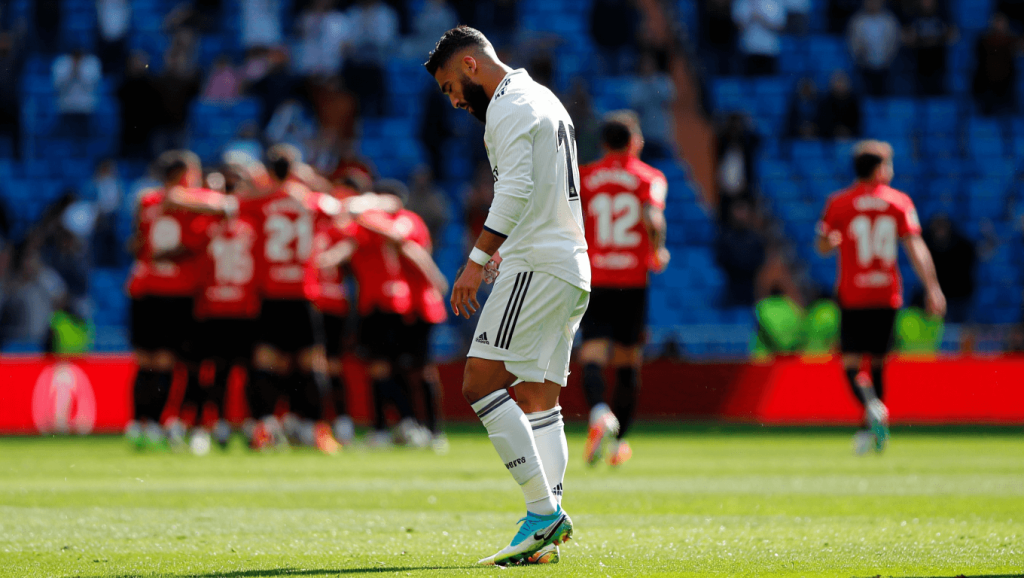 El Real Madrid tropieza en Son Moix y se deja media liga al perder 2-1 ante el Mallorca