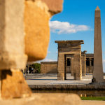 El templo de Debod en Madrid muestra signos de vandalismo y un arqueólogo español lleva años alertando de ello: "Egipto nos lo regaló con una condición concreta"
