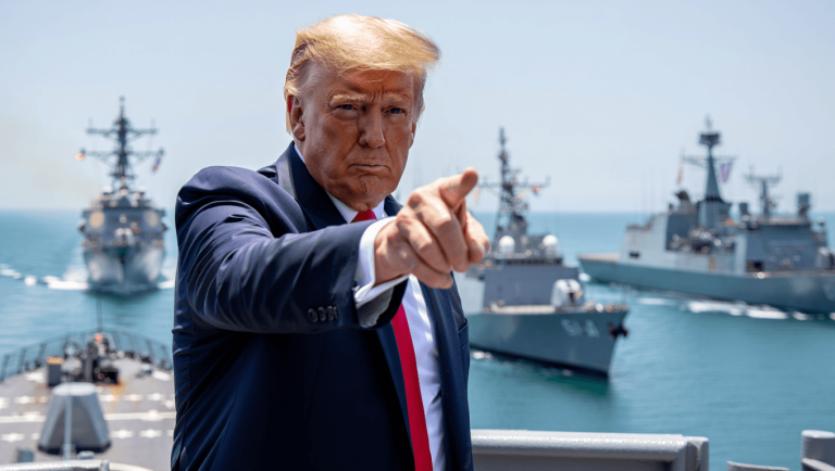 Trump amenaza a Irán con "eliminar inmediatamente" los buques que intenten burlar su bloqueo naval de Ormuz