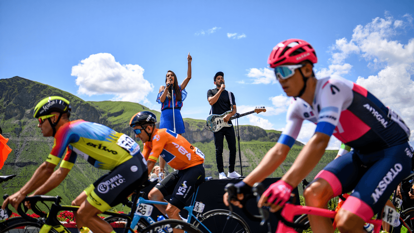 Miranda, tema central de la Vuelta a España: Despierto amándote suena en la carrera