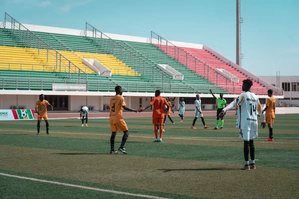Negociación diplomática entre federaciones de fútbol en torno a la organización del torneo